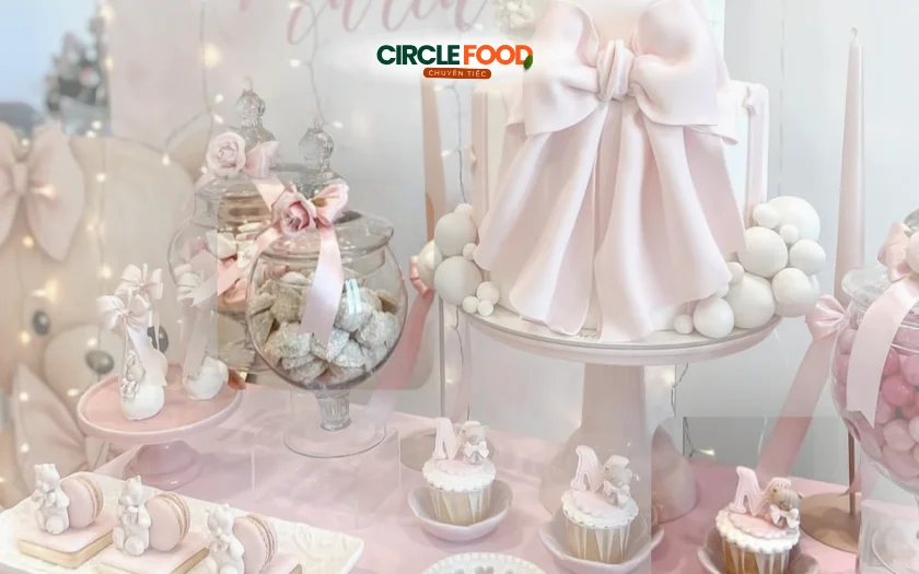 Trang trí tiệc sinh nhật cho bé với tông hồng pastel