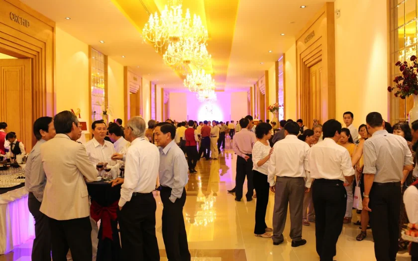 Tiệc nhẹ để khách mời trò chuyện, kết nối với nhau