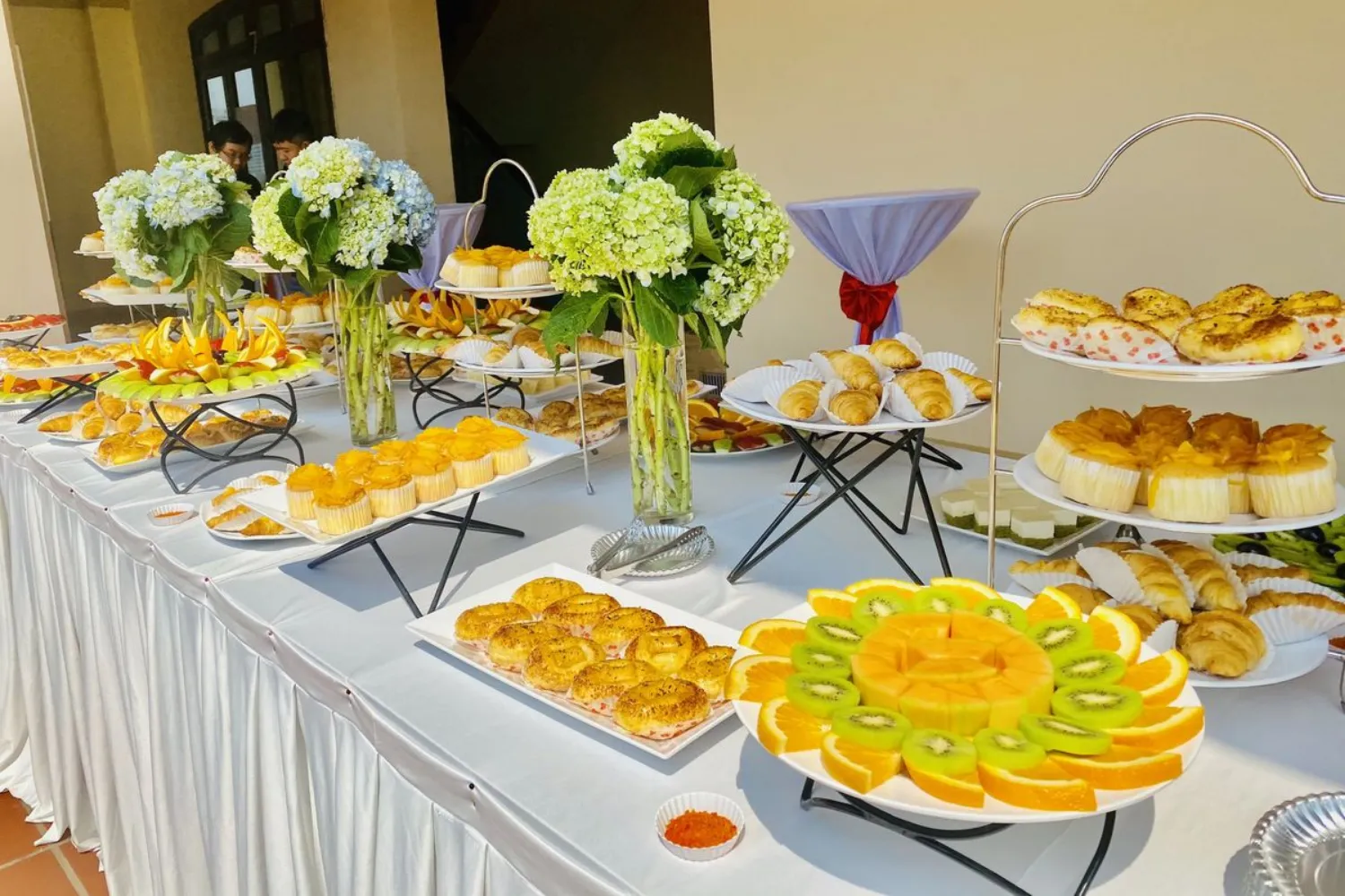 Đặt tiệc Khai trương tại Circle Food