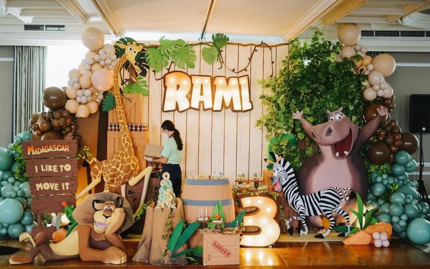 Trang trí backdrop bữa tiệc thành khu rừng sống động