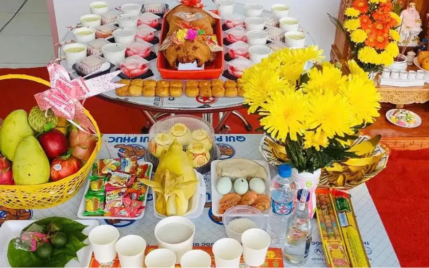 Mâm lễ là một phần không thể thiếu trong buổi khai trương
