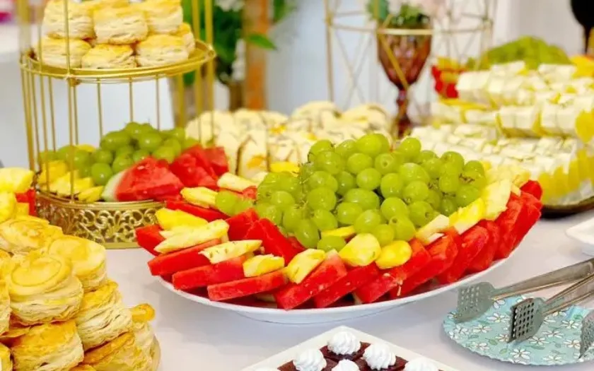 Trái cây tươi được tuyển chọn kỹ lưỡng, góp phần tạo sự cân bằng hương vị 