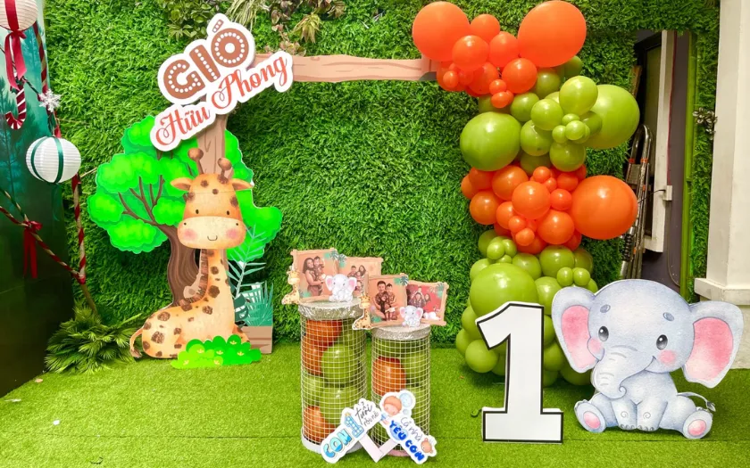 Trang trí tiệc thôi nôi concept động vật