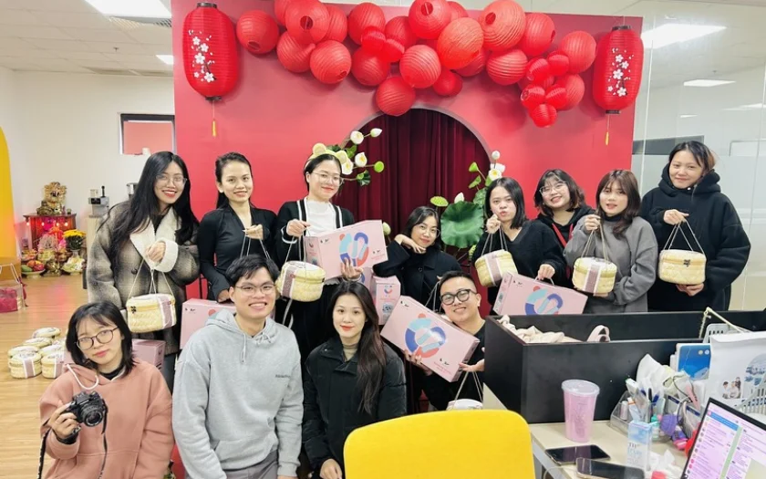 Công ty cho nhân viên tự chọn quà sinh nhật để mọi người tham dự vui vẻ và thoải mái