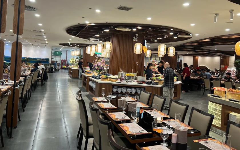 Buffet Poseidon có không gian hiện đại, rộng rãi, dễ di chuyển
