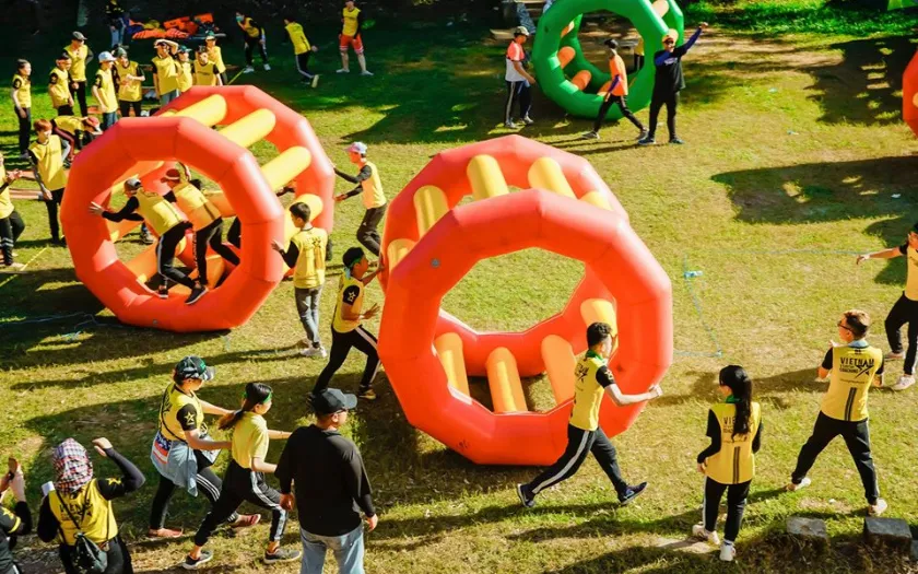 Người chơi cần kết hợp nhịp nhàng để điều khiển “bánh xe” tiến nhanh về đích 