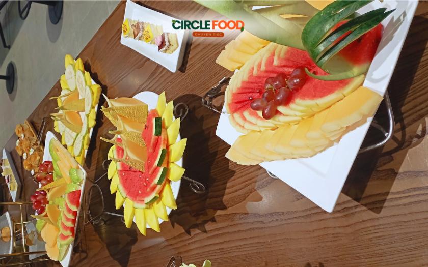 Circle Food chuẩn bị trái cây cắt sẵn tiện lợi cho khách tham dự workshop