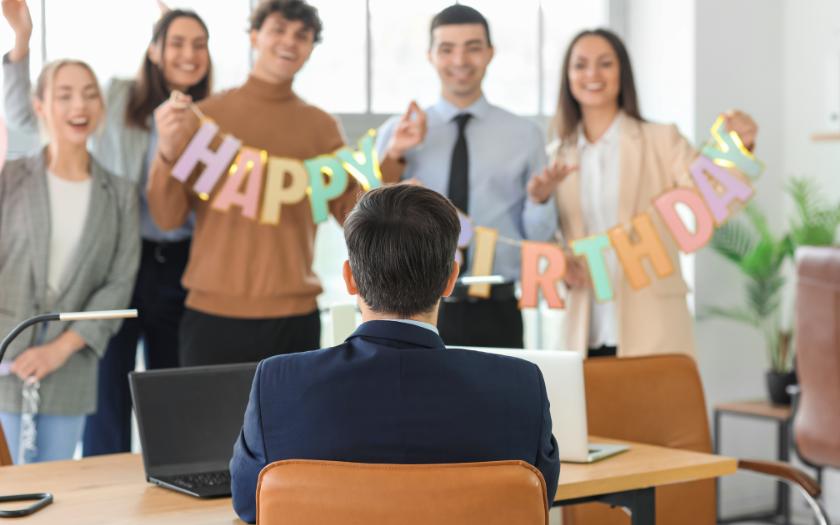 Lựa chọn concept cụ thể khi tổ chức sinh nhật cho sếp sẽ giúp tổng thể buổi tiệc ấn tượng hơn