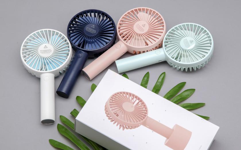 Quạt cầm tay mini là lựa chọn quà tặng hữu ích cho mùa hè