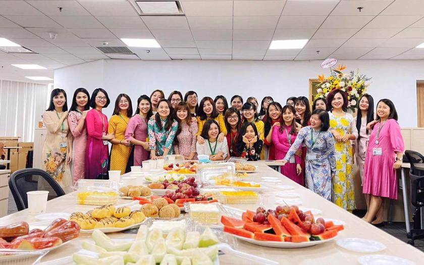 Tiệc ngọt văn phòng giúp nhân sự thư giãn và kết nối sau thời gian làm việc căng thẳng