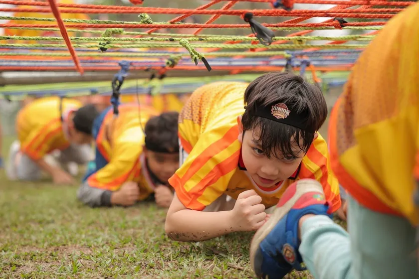 Trò chơi vượt chướng ngại vật cũng là một trong những ý tưởng team building hay