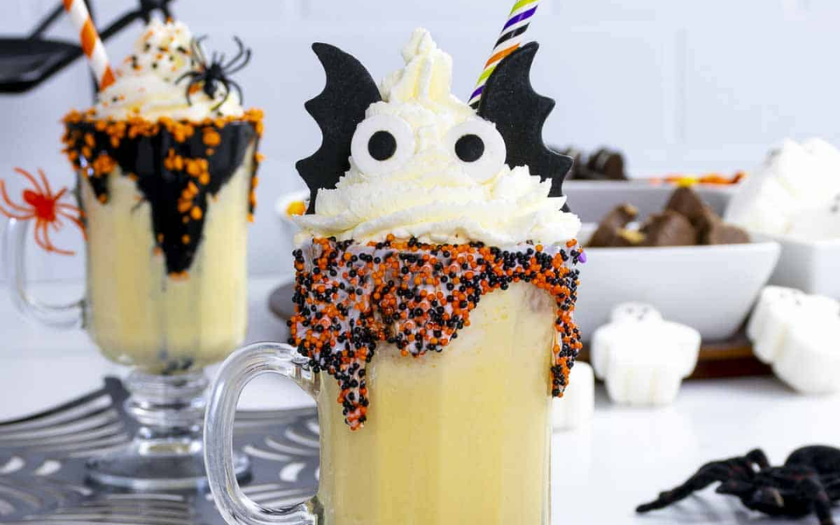Sữa lắc kem Halloween trang trí kẹo hình mắt là đồ uống halloween ngọt mát