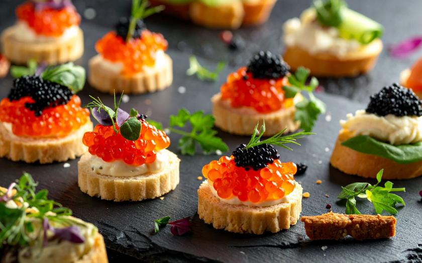 Món chủ đạo trong các set Canape là các món mặn