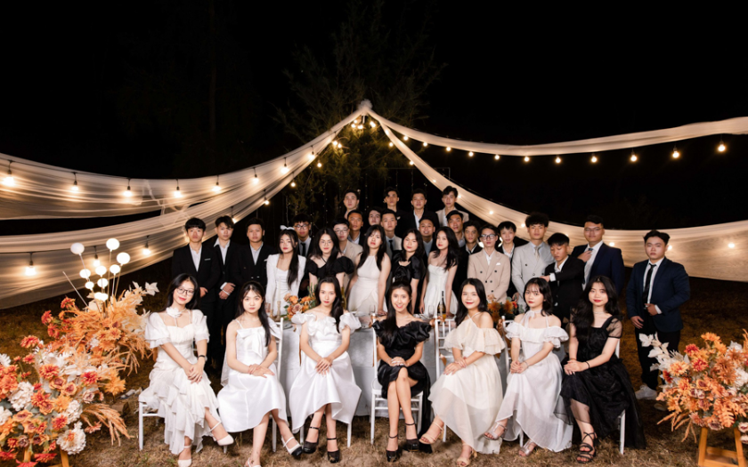 Không gian tiệc prom phong cách vintage nhẹ nhàng lãng mạn