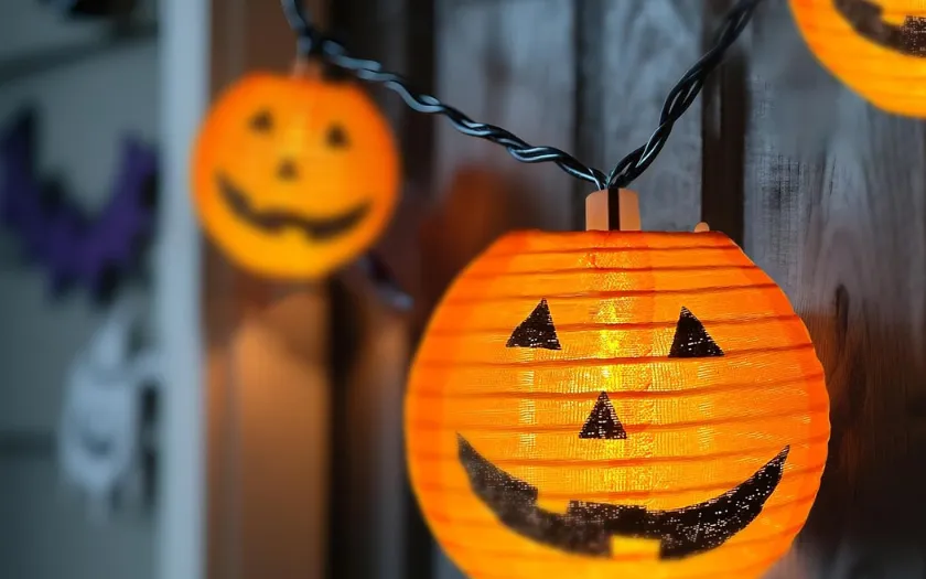 Đèn bí ngô Halloween độc đáo phù hợp trang trí và làm quà tặng trong mùa lễ hội