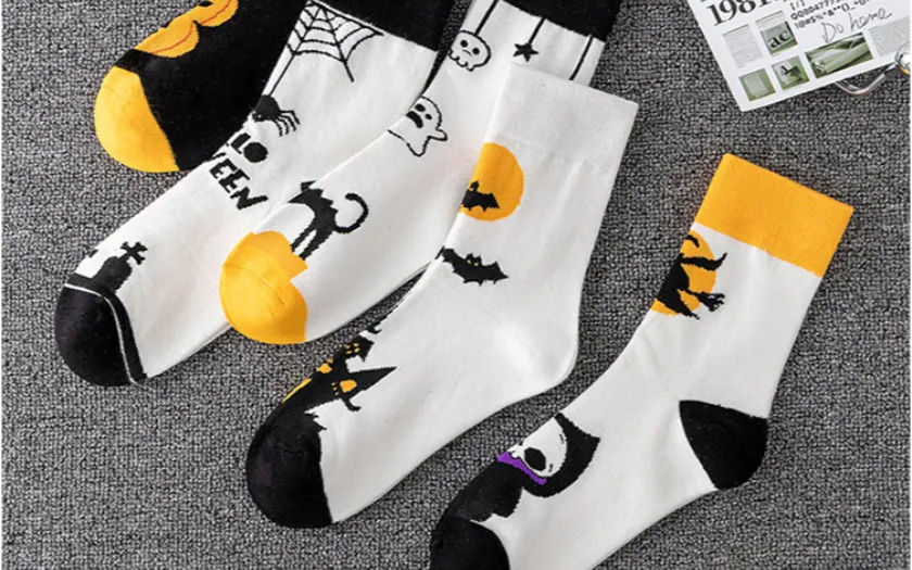 Những đôi tất Halloween tạo điểm nhấn nổi bật cho trang phục trong mùa lễ hội