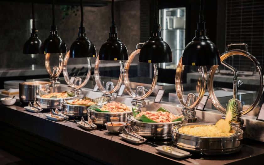 Quầy line buffet tại nhà hàng
