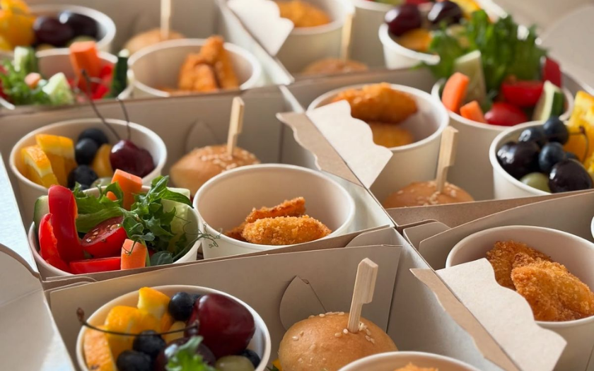 Giải pháp Teabreak Box cá nhân an toàn cho tiệc ngọt hội thảo thời đại mới