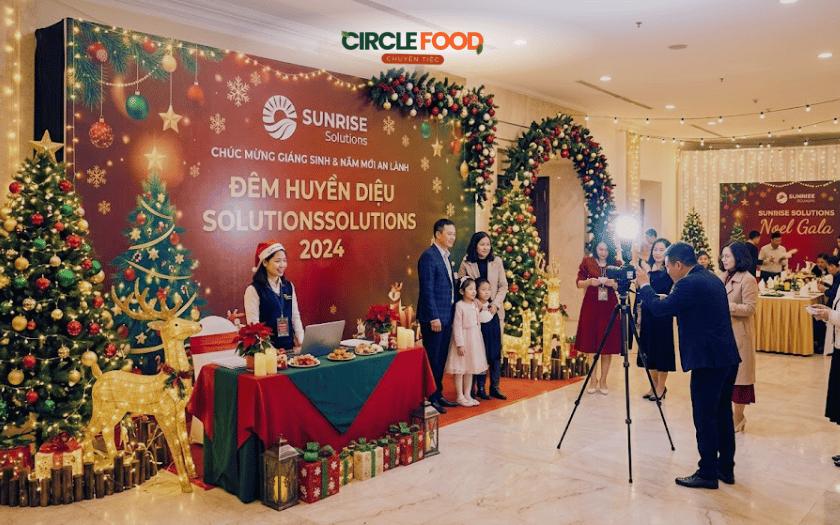 Trang trí backdrop và khu vực check-in tiệc Giáng sinh