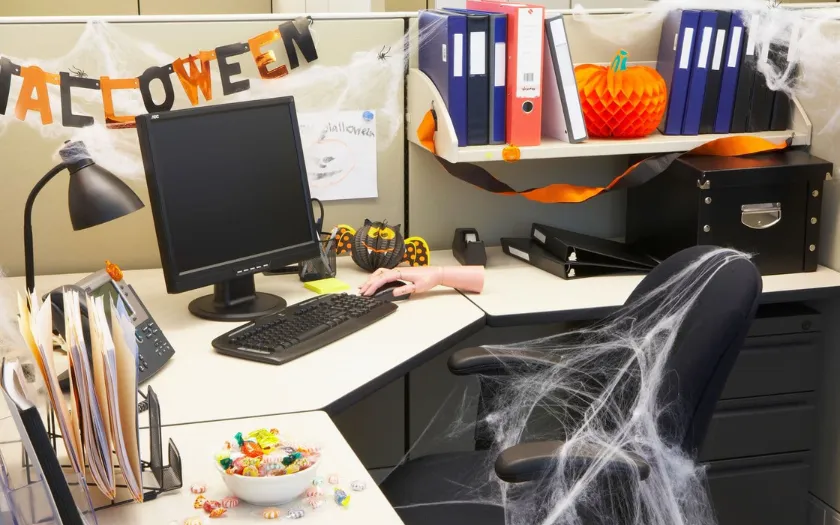 Với những vật dụng đơn giản, bạn có thể thỏa sức sáng tạo trang trí bữa tiệc Halloween
