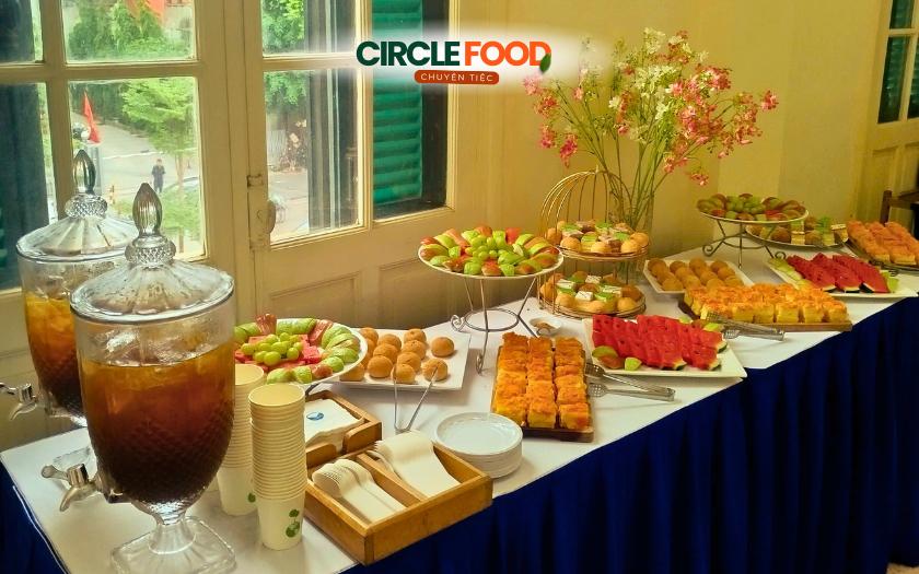 Tiệc Tea Break cho lễ thôi nôi ấm cúng tại nhà