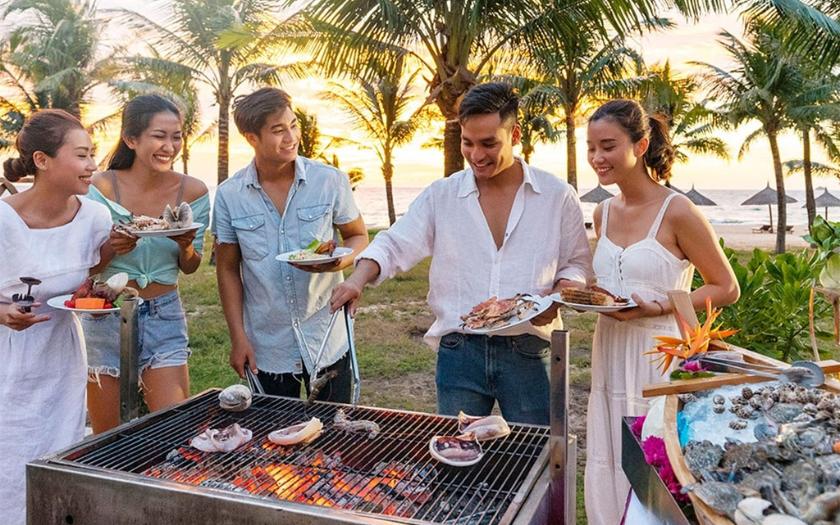 Tiệc BBQ tại khu nghỉ dưỡng, cắm trại tạo ra một trải nghiệm gắn với không gian